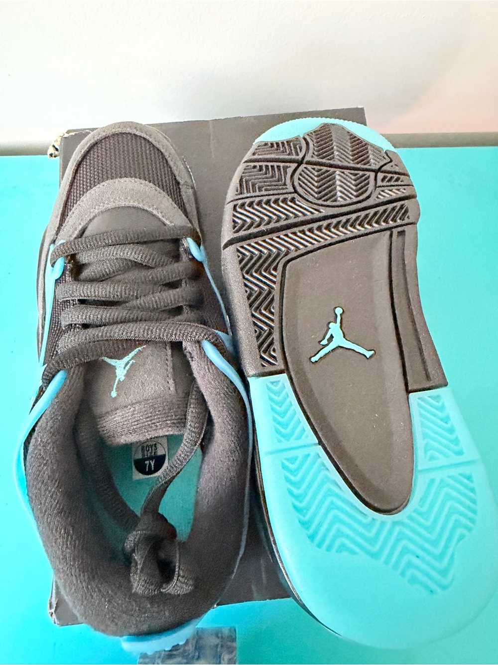Jordan Kids Black and Teal Low-Top Sneakers